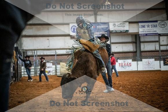 _2LD0437_Graham_RH_Region3_Rodeo_7_LifeStyle_03849