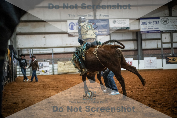 _2LD0438_Graham_RH_Region3_Rodeo_7_LifeStyle_03850