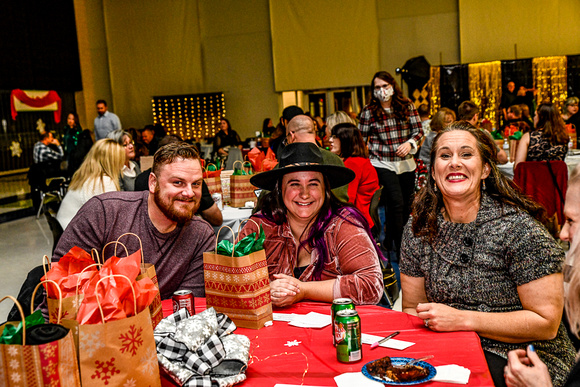 12-11-2021 VR Eaton christmas party01786
